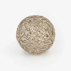 Bola decorativa de rafia dorada con luz LED Luys Ø15cm^Casa Viva Online