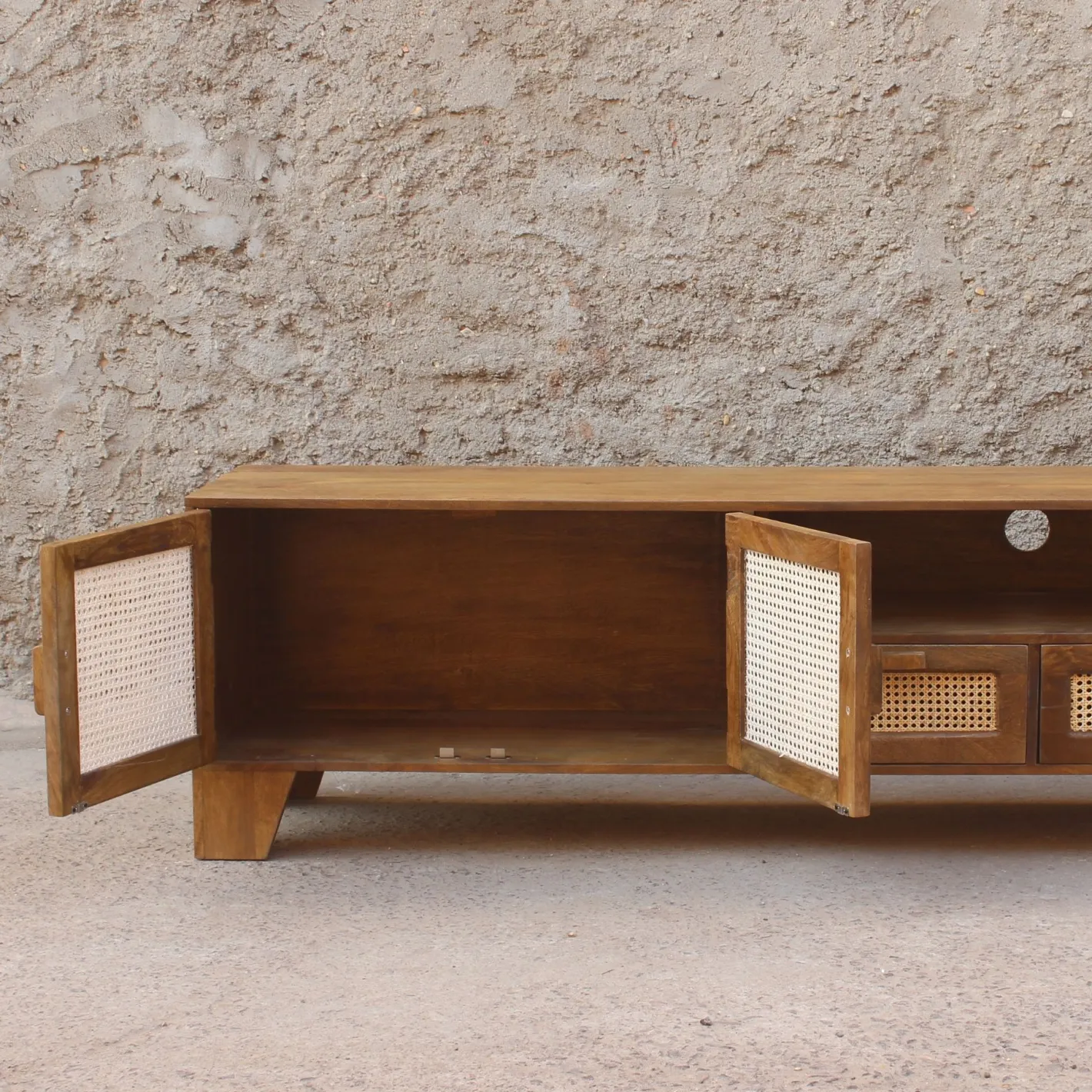 Mueble de televisión de madera de mango Merlín 175x45x57cm Clau&Chloe^Casa Viva Hot