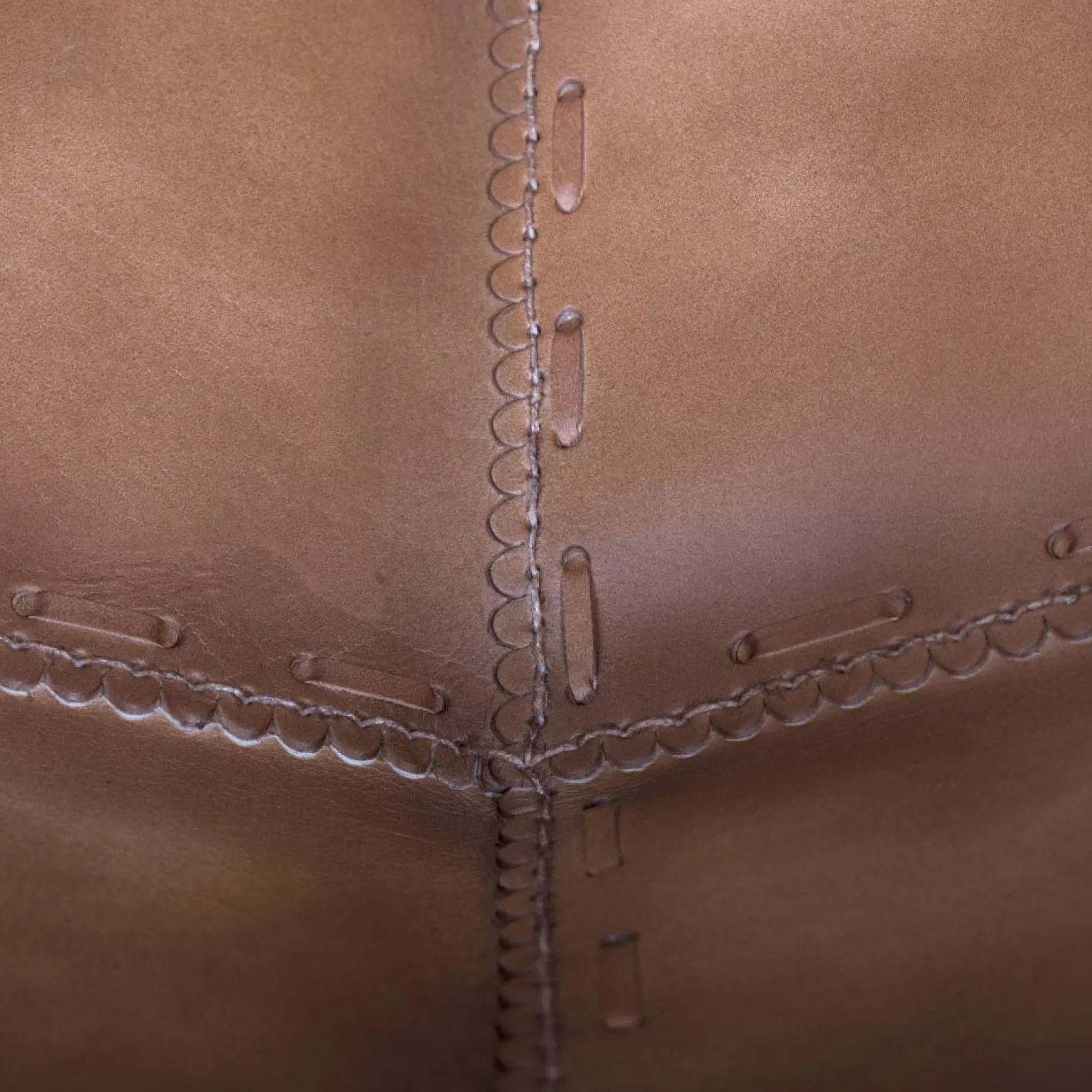 Silla mariposa de cuero marrón July 75x87x86cm^Casa Viva Discount