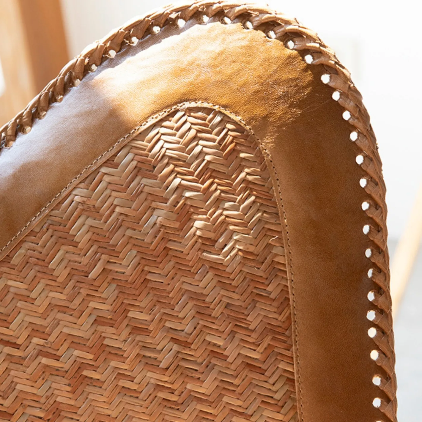 Silla mariposa de cuero y ratán marrón Katy 72x78x92cm^Casa Viva Sale